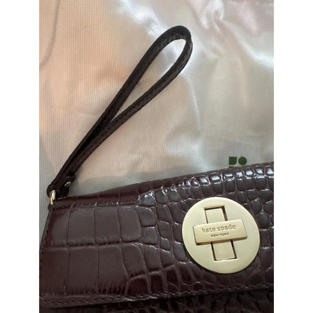 KATE‎ SPADE NY Croc Embossed Cyndy Brown leather turn lock wallet Wrist Clutch